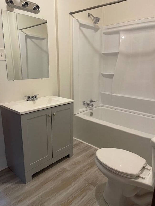 Building Photo - 2 bed 1 bath - Home for Rent