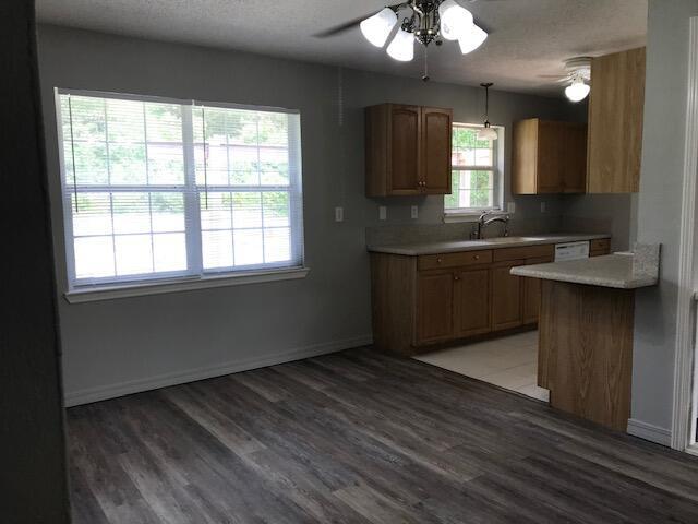 Building Photo - 5825 Reinke Dr