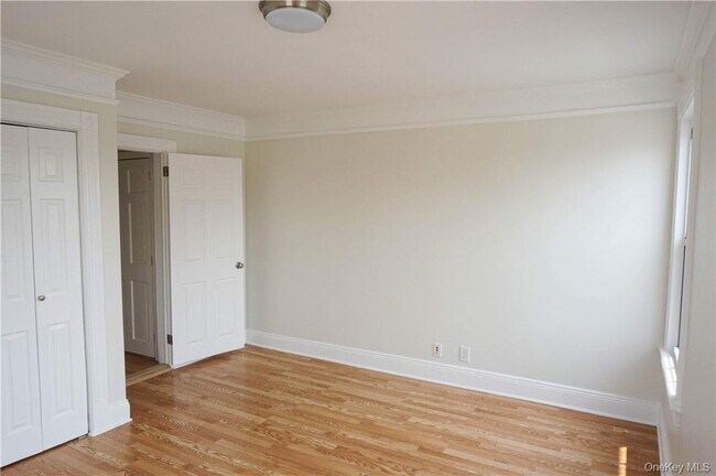 Building Photo - 80 Dunwoodie St