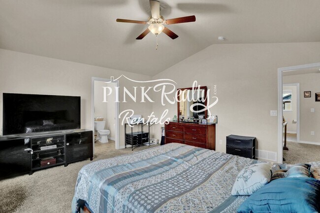 Building Photo - 10887 Pigeon Dr