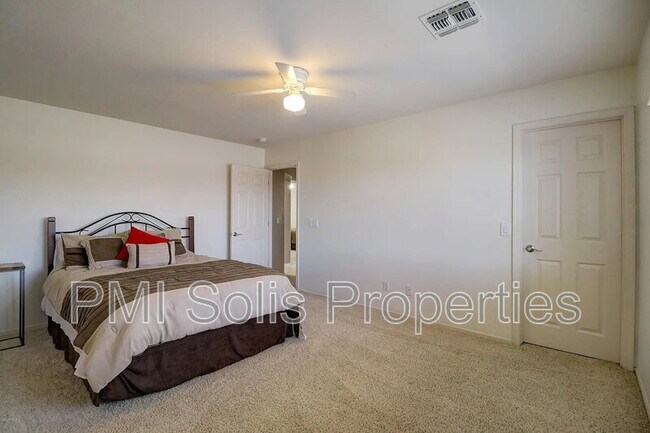 Building Photo - 13412 W Annika Dr