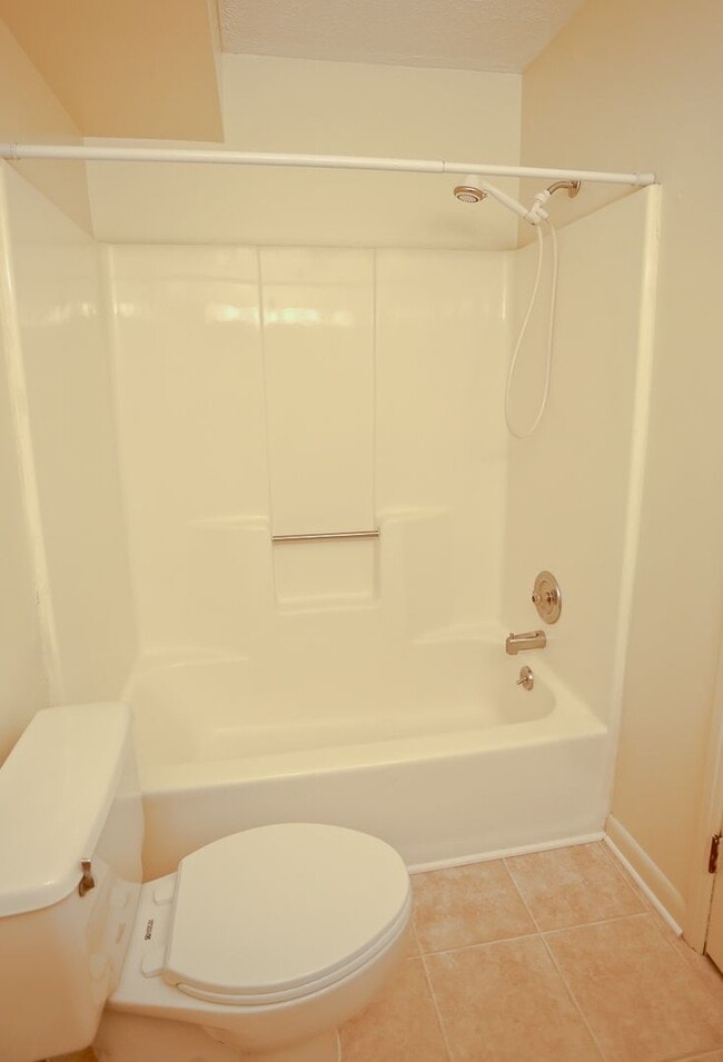 Building Photo - 134 Turtle Creek Rd #6