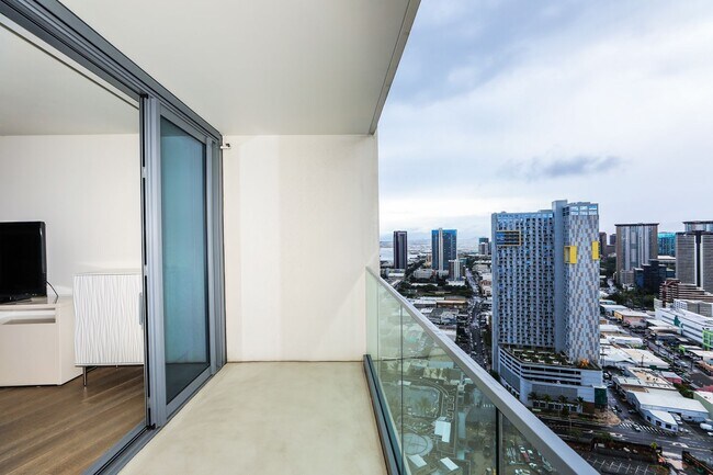 Building Photo - KOULA 2b2b1pkg Ready to Move In!