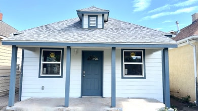 Building Photo - 1428 Cedar St