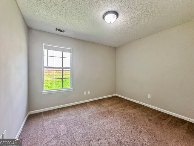 Building Photo - 1017 Maris Ln