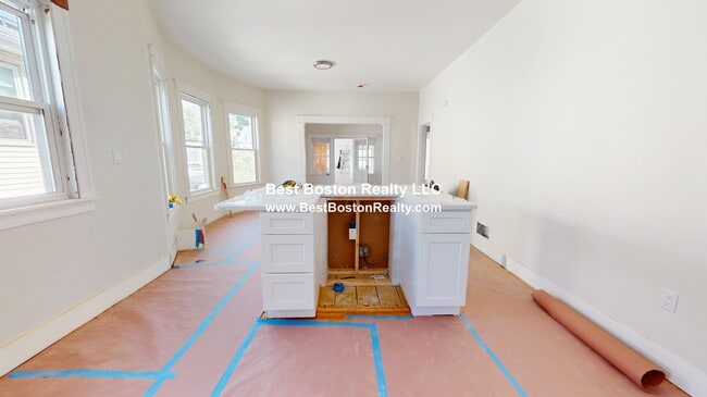 Building Photo - 47 Curtis Ave