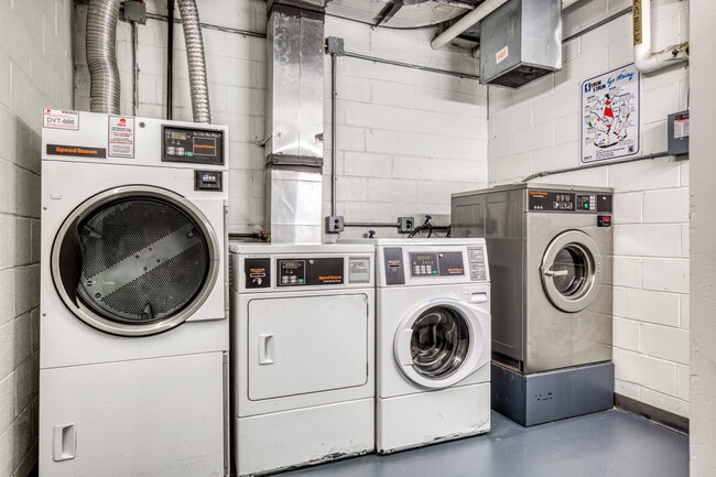 Building Photo - 1 Morningside Dr