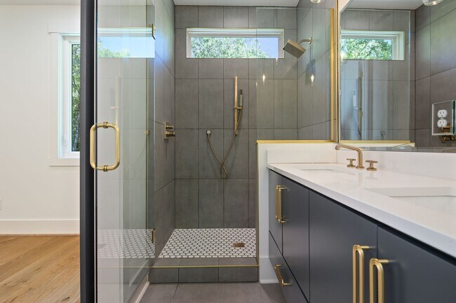 Building Photo - Modern 4-bedroom, 4-bathroom Custom Home D...