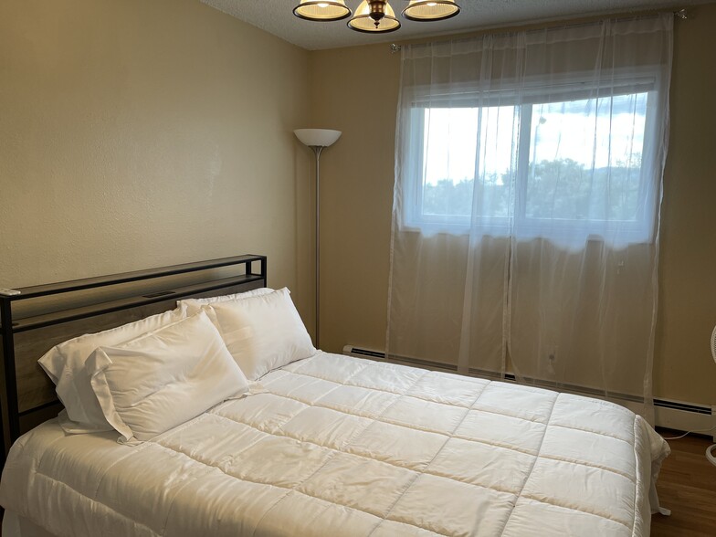 Building Photo - 5034 El Camino Dr