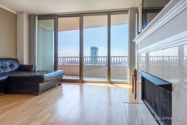 Building Photo - 200 N Jefferson St