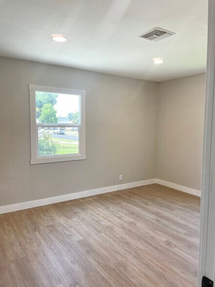 Bedroom - 10134 Memory Park Ave