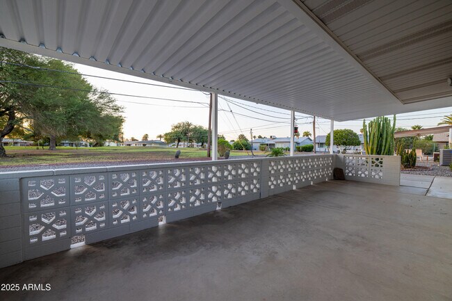 Building Photo - 11417 N 103rd Ave