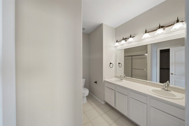 Building Photo - 16 Regency Pt