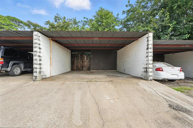 Building Photo - 302 Candlewood Ln