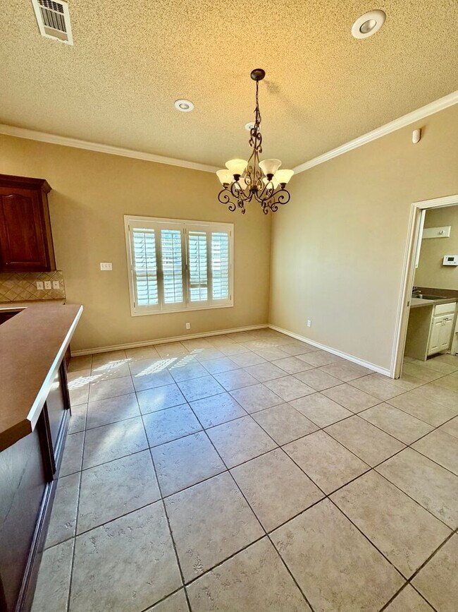 Building Photo - Beautiful home in Day Estates