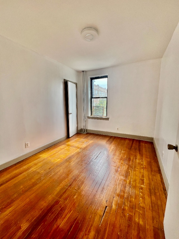 Building Photo - 354 Bergen Ave