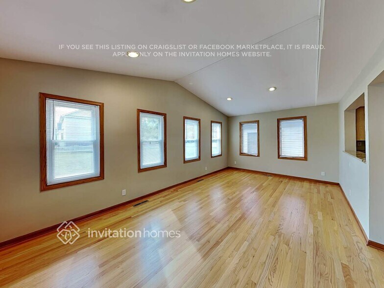 Building Photo - 330 Bayberry Ct