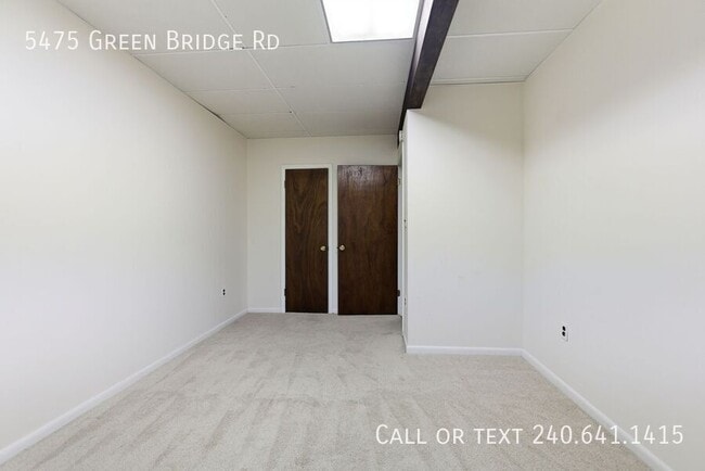 Building Photo - 5475 Green Bridge Rd