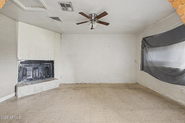 Building Photo - 5828 N 63rd Dr