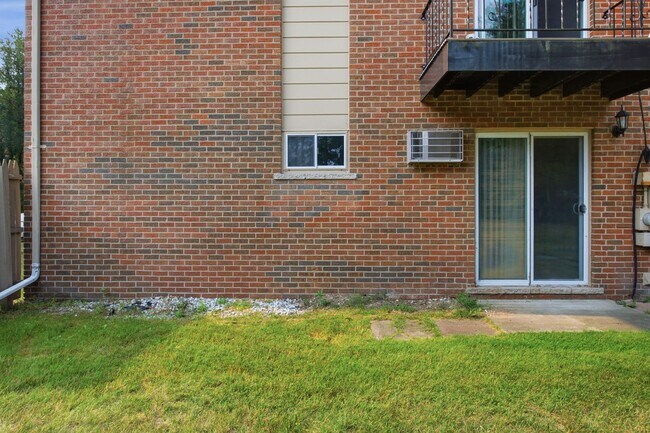 Building Photo - 365 Granger Rd