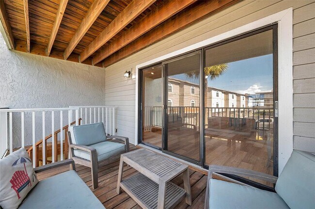 Building Photo - 745 Pinellas Bayway S