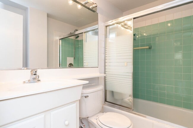 Building Photo - 1 Bed 1 Bath Condo in Barcroft Hills