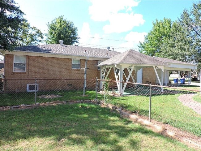 Building Photo - 4801 S 28th St