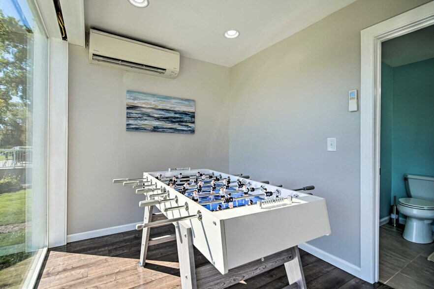 Building Photo - 2712 Shorewood Dr