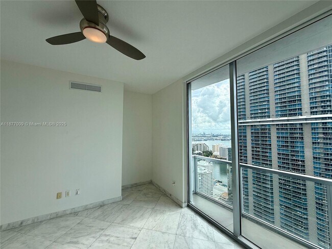 Building Photo - 1060 Brickell Ave