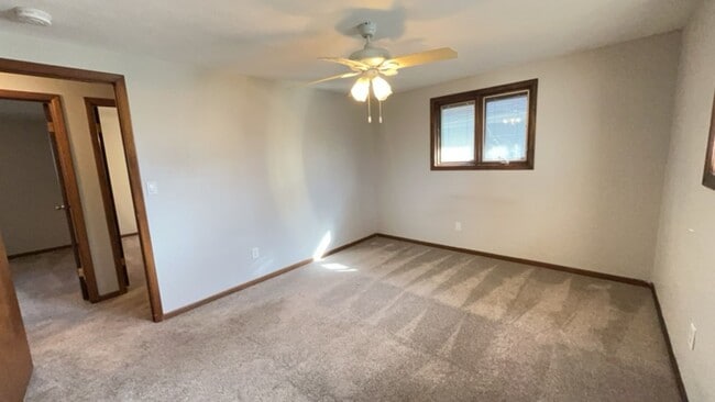 Building Photo - Fantastic Home in North Loveland