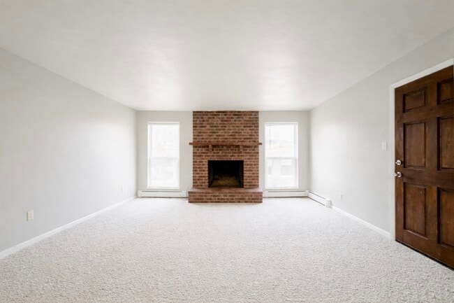 Building Photo - 2136 Friendship Pl