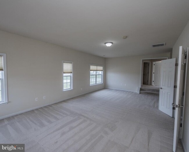 Building Photo - 29 Pathfinder Ct