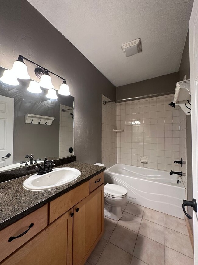 Building Photo - Cute Bungalow style home in Bozeman!  Move...