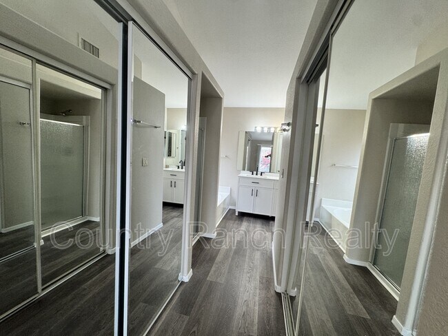 Building Photo - 1934 Easy St