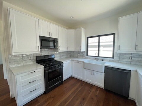 Building Photo - 7507 Hesperia Ave