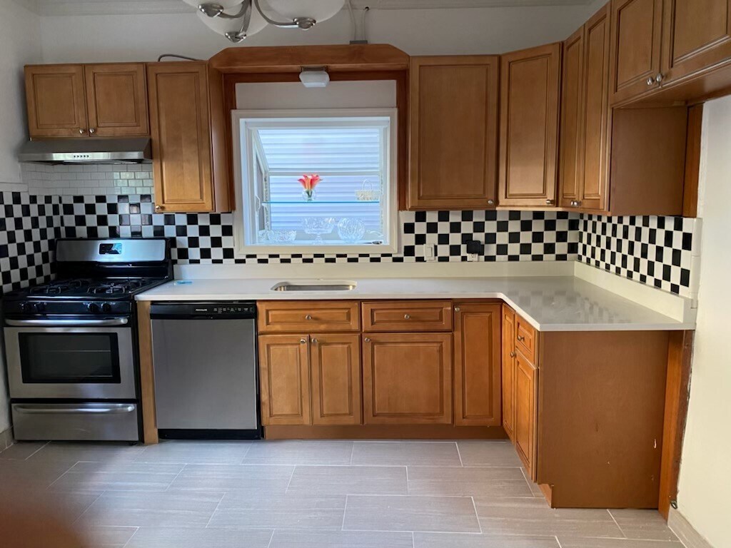 Building Photo - 304 Fulton Ave