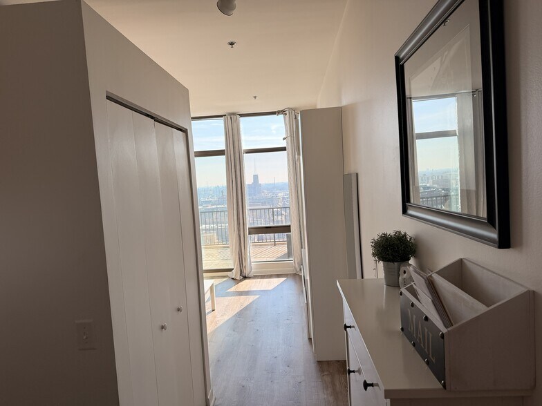 Building Photo - 1550 S Blue Island Ave