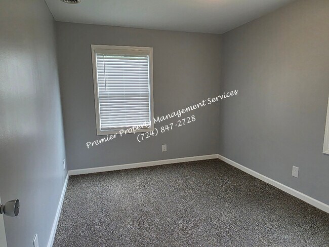 Building Photo - 116 Sunflower Rd
