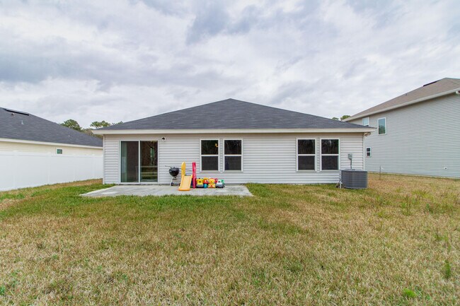 Building Photo - 7634 Fanning Dr