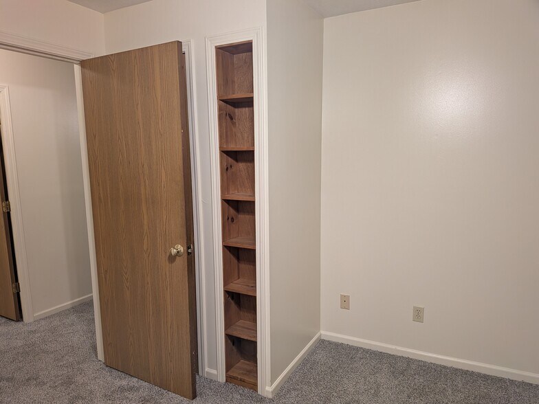 Building Photo - 123 S Union St