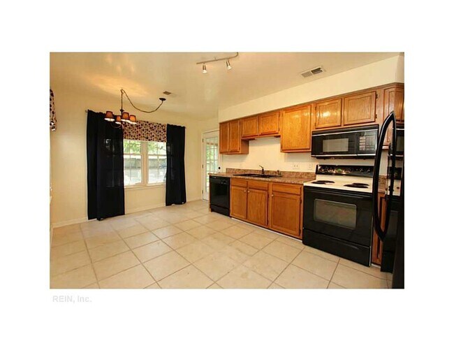 Building Photo - 2220 Cinnabar Ct