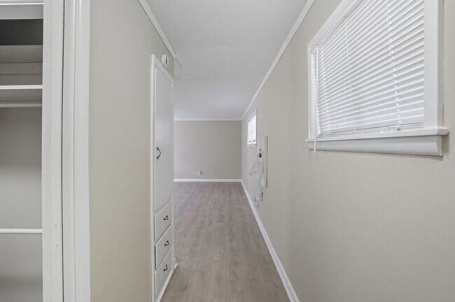 Building Photo - 1644 S Knoxville Ave