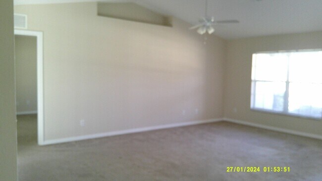 Building Photo - Available Now With 1/2 Off First Month's Rentl! Nice 3/2/2 Across From Oasis North School & Park