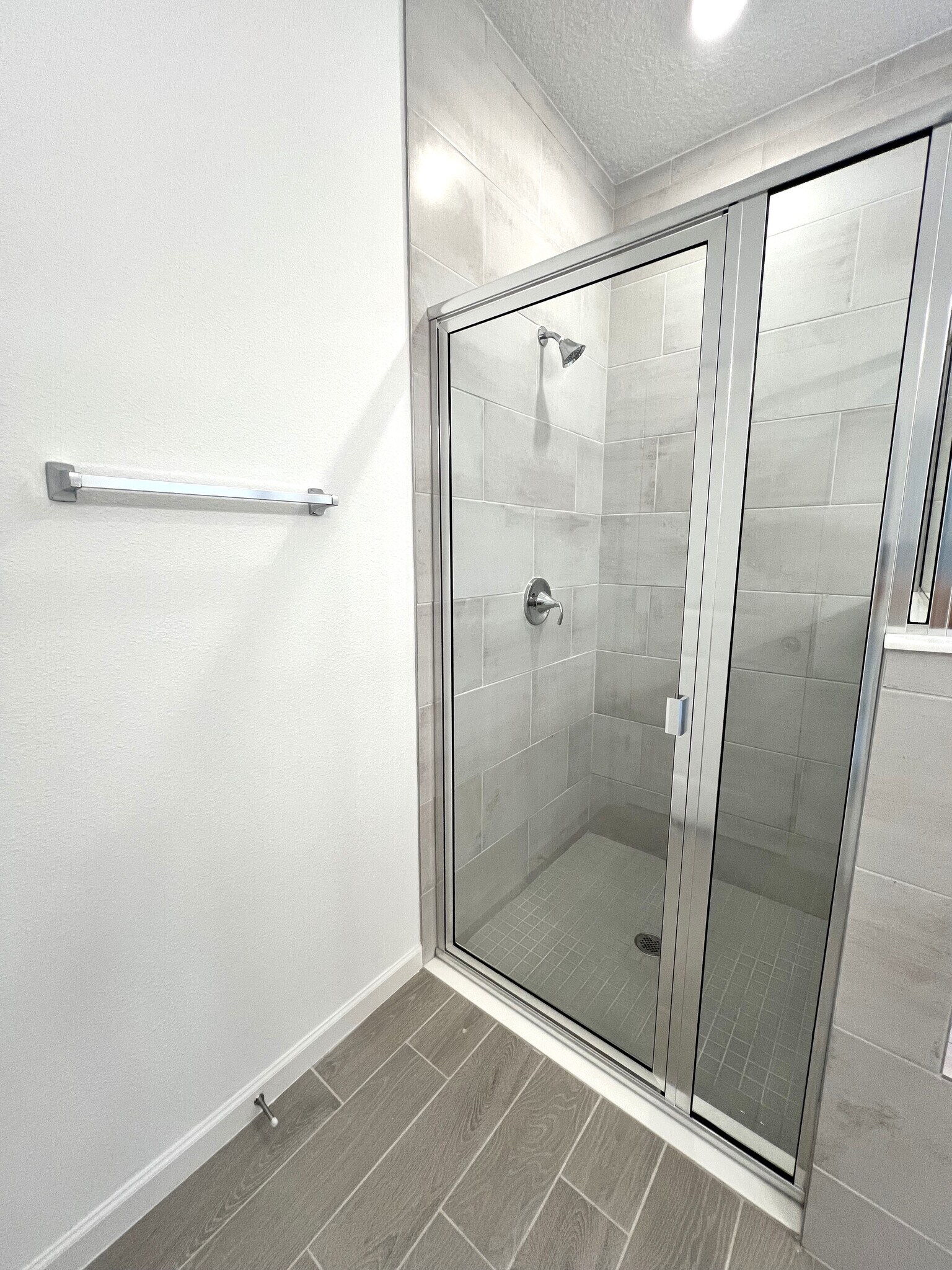 Master Bath Shower - 15542 Whispering Fir Dr