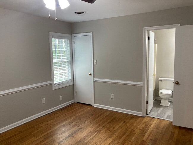 Building Photo - 10101 Bayham Dr