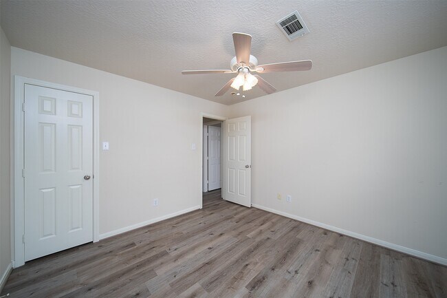 Building Photo - 4710 Shane Creek Ln