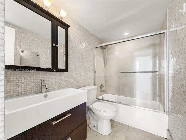 Building Photo - 1455 N Treasure Dr