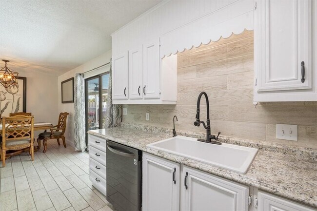 Building Photo - 8795 101st Ct