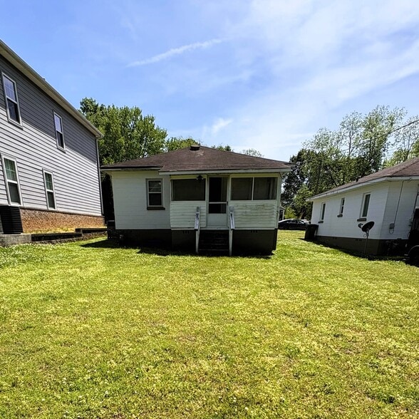 Building Photo - 1603 Pratt Ave NE