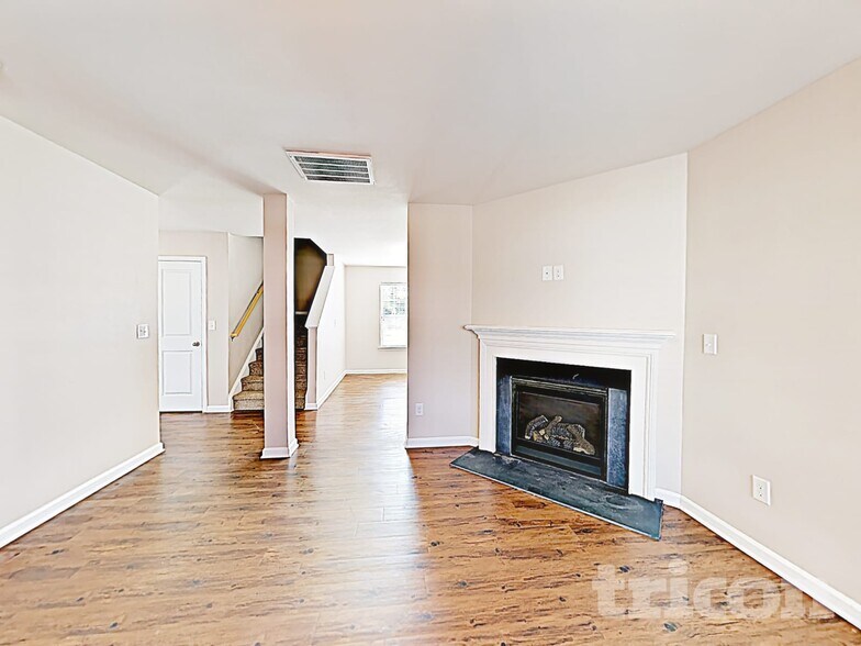 Building Photo - 2414 Dewey Creek Ln